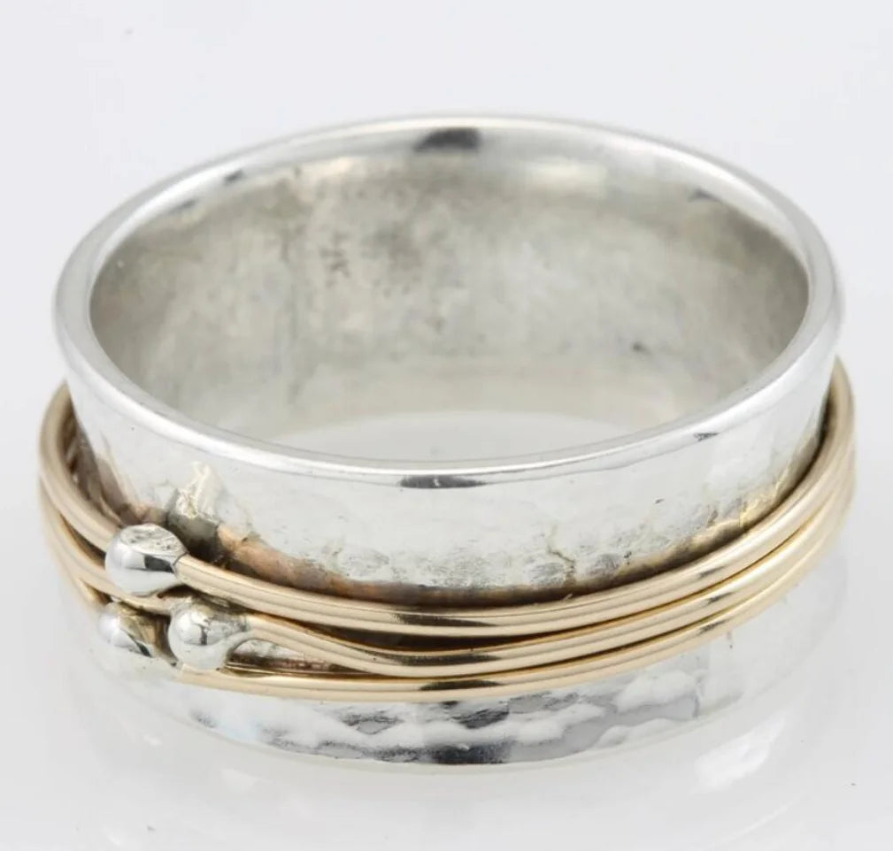 Anel Vintage Dourado com Camadas em Prateado