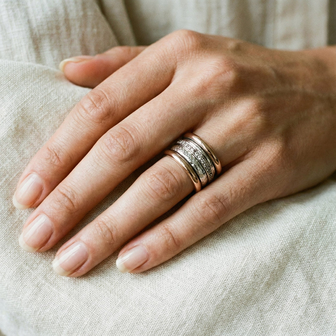 Anel Vintage Dourado Grosso em Camadas