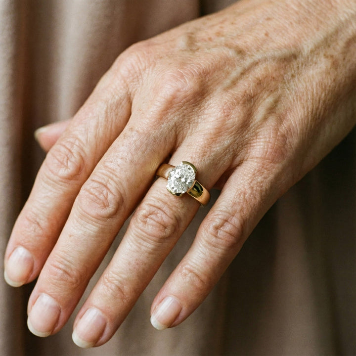 Anel Vintage em Ouro e Zircônia