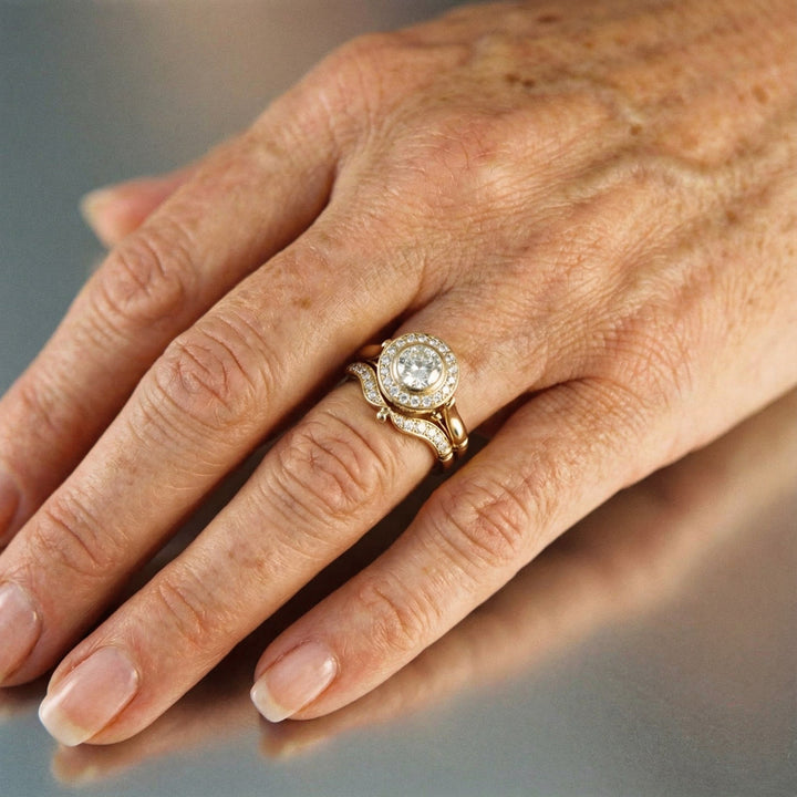 Conjunto de anéis vintage em ouro e zircônia