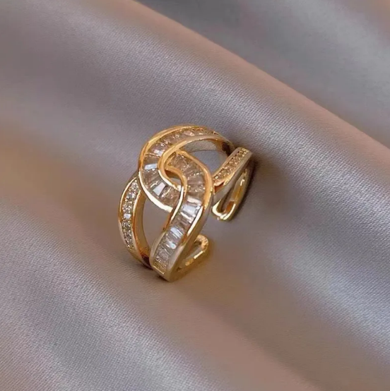 Anel Aberto com Diamante Duplo C e Zircão