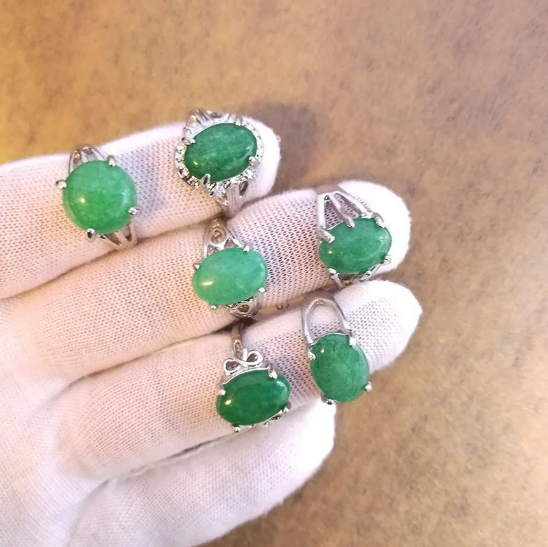 Conjunto de Anéis em Pedra Natural